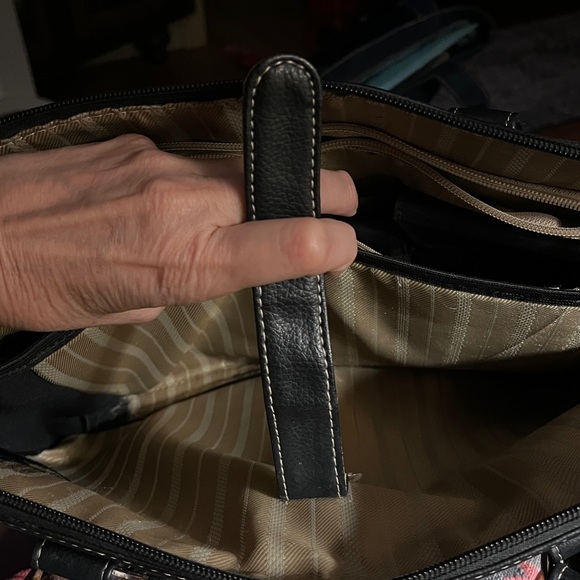 SwissGear Black Leather Women's Bag - Picture 8 of 9